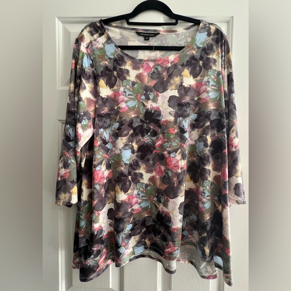Zac & Rachel Tops - Zac & Rachel long sleeve round neck in size 1X.